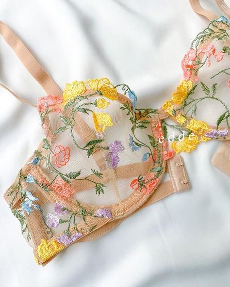 e d d e ® on Instagram: "Belle Blooming ve Aurora Flower setleri seni bekliyor 🌸🍋🌼🧺🍡 #edde #specialbraforyou #lingerie #bra" Floral Lace Lingerie, Lacy Bra Outfit, Aurora Flower, Cute Pyjama, Pregnancy Aesthetic, Flower Bra, Cottagecore Princess, Flower Lingerie, Lingerie Aesthetic