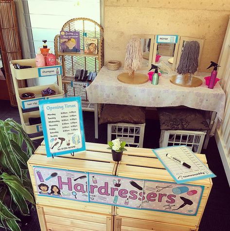 Pre primary Inquiry Learning 🖤 on Instagram: “Hairdresser dramatic play area ready for next week! 🧴💇🏼‍♀️💇🏽‍♂️🚿✂️ #dramaticplay #roleplay #walkerlearning #walkerlearning #investigations…” Daycare Dress Up Area, Hairdresser Role Play Eyfs, Nursery Role Play Area Ideas, Hair Salon Dramatic Play Kindergarten, Hairdressers Eyfs Activities, All About Me Dramatic Play Preschool Ideas, Dramtic Play Ideas, Beauty Salon Preschool Dramatic Play, Hairdresser Dramatic Play