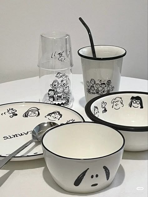 Ny Loft, White Tableware, Cute Furniture, 강아지 그림, Tanah Liat, Pretty Mugs, Cute Kitchen, Cute Cups, Cute Room Decor