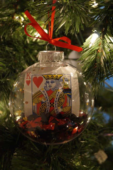 Poker Ornament. King of Hearts. DIY Christmas Ornament. Diy Christmas Card Ornaments, Playing Card Crafts, Card Ornaments, Vegas Theme Party, Diy Playing Cards, Casino Theme Party Decorations, Christmas Snowflakes Ornaments, Christmas Card Ornaments, Diy Christmas Ornament