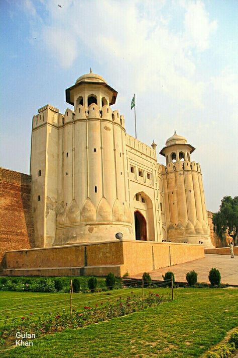 Shahi fort Lahore Punjab Pakistan Lahore Fort Photography, Fort Photography, Lahore Fort, Architecture Photography Buildings, Shri Guru Granth Sahib, Punjab Pakistan, Arabian Sea, Lahore Pakistan, Islamic Republic