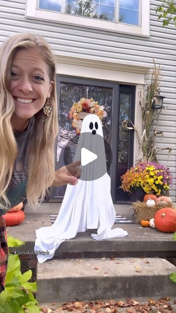 Kristy Hawk on Instagram: "Homemade Ghost! 👻  I am having so much fun decorating my new house for Fall. Here are the items you’ll need to make this adorable ghost.  42” tomato cage Rubber band  50 count clear lights  Styrofoam ball  White twin sheet  Black sticky felt  1. Turn the tomato cage upside down and tie the bottom together with a rubber band.  2. Stick the styrofoam ball on top where it is tied together.  3. Wrap the lights around the cage 4. Drape a white sheet over it.  5. Cut a ghost face out of sticky black felt. 6. Stick the face onto your ghost!" Cheesecloth Ghost, Ghost Hunting Equipment, Paranormal Research, Ghost Crafts, White Sheet, Tomato Cages, Paranormal Investigation, Ghost Hunters, Styrofoam Ball