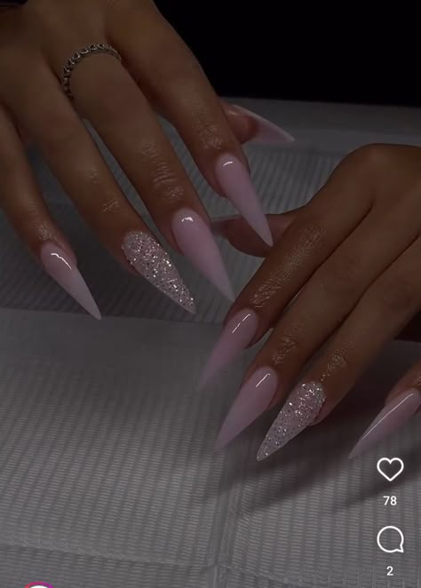 Pink Stilleto Nail Ideas, Ombre Stiletto Nails Short, Baby Pink Stiletto Nails, Almond Pink French Tip Nails, Birthday Nails Stiletto, Pointy Nails Designs, Acrylic Nails Ballerina, Simple Stiletto Nails, Pointed Nail Designs