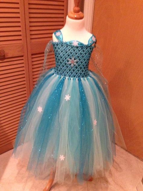 This Disney's Frozen Queen Elsa inspired dress is custom handmade for your little Princess and the top is FULLY LINED!!! Perfect for Birthdays, Photo shoots, a trip to Disney, Halloween costume or just to dress up in and "Let it Go"!! Cinderella Tutu Dress, Diy Tutu Dress, Princess Photo Shoot, Elsa Tutu, Frozen Tutu, Princess Tutu Dresses, Baby Tutu Dresses, Frozen Dress, Elsa Costume