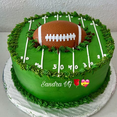 Nfl Theme Party Ideas Football Birthday, Seahawks Birthday Cake, American Football Cake Ideas, Football Bday Cake, Football Birthday Cakes For Boys, Nfl Cake Ideas, Round Football Cake, Football Theme Birthday Cake, American Football Birthday Cake