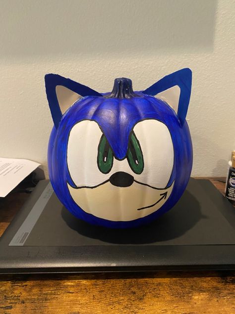 Plankton Pumpkin Painting, Superhero Pumpkins Decorating, Giraffe Pumpkin Painting, Pumpkin Design Painting, Pumpkin Painting Ideas Kid Friendly, Sonic The Hedgehog Pumpkin Painting, Bowser Pumpkin Painting, Character Pumpkins Painted, Sonic Painted Pumpkins