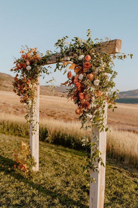 Heyward Manor Wedding, September Wedding Arch, Wedding Ceremony In Field, Autumn Wedding Outdoor, September Mountain Wedding, Whimsical Mountain Wedding, Mountain Spring Wedding, Late Summer Wedding Ideas, Fall Wedding Isles