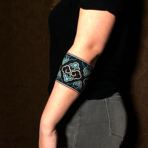 Traditional Tattoo Wrist, Wrist Band Tattoo, Cuff Tattoo, Maori Tattoos, Forearm Band Tattoos, Armband Tattoo Design, Arm Band Tattoo, Tattoo Bracelet, Maori Tattoo