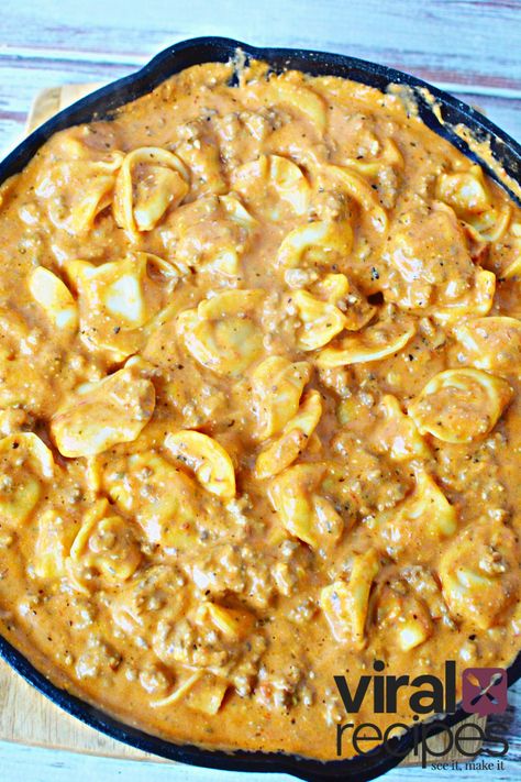 Ground Beef and Tortellini Pasta is trending! Comforting easy dinner for a busy weeknight meal, this beef tortellini is a one pot wonder ❤️ Beef Tortellini, Homemade Tortellini, Cheese Tortellini Recipes, Salty Side Dish, Beef Appetizers, Hotdish Recipes, Enchilada Ingredients, Tortellini Recipes, Tortellini Pasta