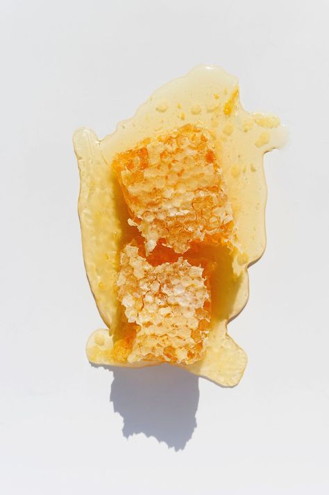 Benefits Of Royal Jelly, Royal Jelly Benefits, Honey Skincare, French Beauty Secrets, Trending Skincare, Honey Photography, French Skincare, Anti Aging Secrets, Mask Sheet