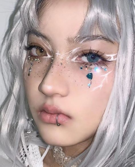 Blue Contact Lenses, Makeup Layout, Futuristic Makeup, Makeup Douyin, Rock Makeup, Artsy Makeup, Color Contact Lenses, Doll Eye Makeup, Rave Makeup