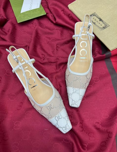 Bridal Fits, Gucci Slingback, White Lace Heels, Heels Gucci, Sporty Shoes, Lace Shoes, Lace Heels, Shoe Bags, Italy Wedding