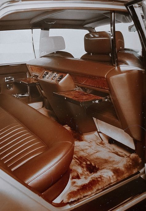 Retro Car Interior, Car Deco, Custom Car Interior, Auto Retro, Luxury Car Interior, Car Upholstery, Cadillac Eldorado, Car Mods, Car Interiors