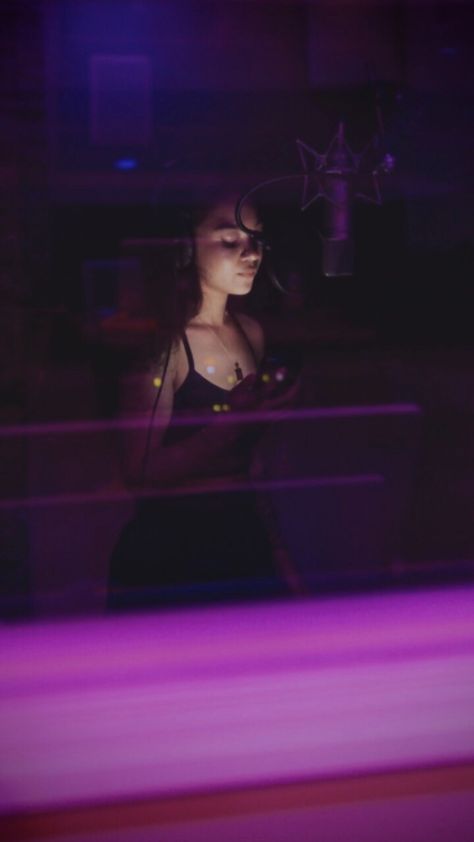 Releasing Music Aesthetic, Her Singer Aesthetic, Singer In Studio, Music Making Aesthetic, Studio Aesthetic Music, Vocalist Aesthetic, Making Music Aesthetic, Music Girl Aesthetic, Music Career Aesthetic