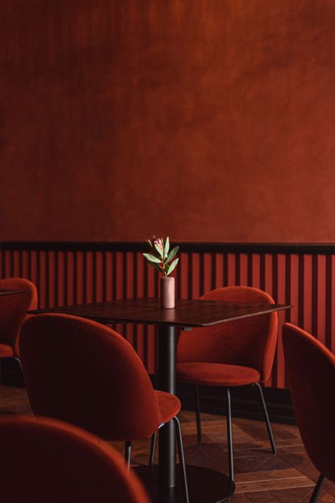 Warsaw restaurant Epoka is a jewellery box of colours Cuba Interior, Warsaw Restaurant, Red Interior Design, Coral Interior, Red Restaurant, Moody Home Decor, Red Furniture, Futuristic Furniture, Wallpaper Interior