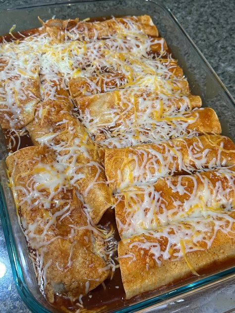 High Protein Chicken Enchiladas High Protein Chicken Enchiladas, Protein Chicken Enchiladas, Protein Enchiladas, High Protein Chicken, Low Calorie Protein, Protein Dinner, Chicken Enchilada Casserole, Macro Friendly Recipes, Enchilada Casserole