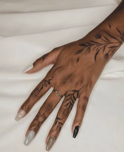 Best Tattoo Ideas Female Cool Tattoos Mini Tattoo Designs Dragonfly Hand Tattoos For Women, Hummingbird Tattoo Hand, Hamza Hand Tattoo, Hand Tattoo Black Women, Christian Hand Tattoos, Fine Line Hand Tattoos For Women, Shoulder Arm Tattoos For Women, Christian Hand Tattoo, Minimal Hand Tattoo