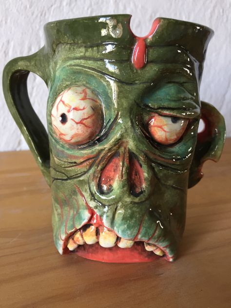 Zombie Mug, Scary Clay Art, Clay Zombie, Ceramic Monsters, Clay Plant Pots, Gothic Decor Bedroom, Flower Pot Art, Horror Decor, Goth Decor