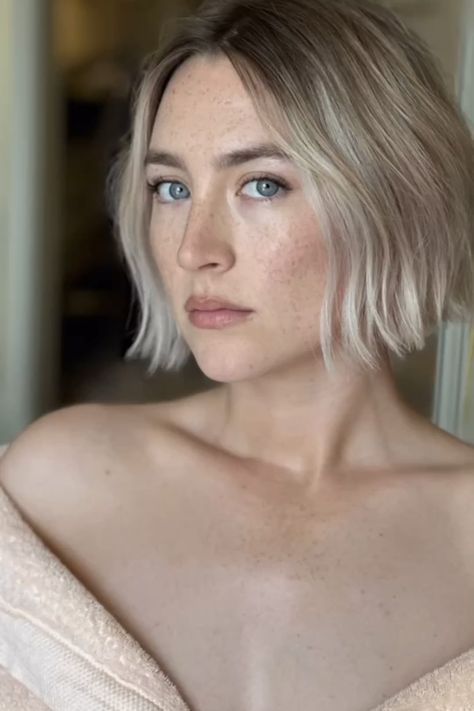 Saoirse Ronan, Hair Fixing, Chin Length Hair, Hair Inspiration Short, Short Wavy Hair, Hair Color And Cut, Auburn Hair, Short Blonde Hair, Light Hair