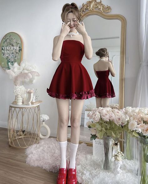 Coquette Fits, Aesthetics Pink, Coquette Red, Thirteen Movie, Teen Aesthetic, Check Outfit, Paris Opera Ballet, Revealing Dress, Coctail Dresses