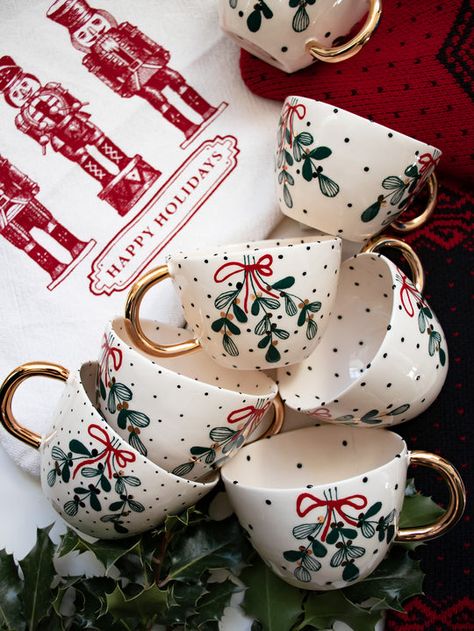 Christmas Collection - ChiaCups Studio Diy Christmas Mugs, Mug Diy, Painting Pottery, Painted Coffee Mugs, Diy Pottery Painting, Christmas Cups, Days Till Christmas, Never The Same, Keramik Design