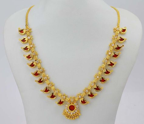 Red palakka manga necklace Nagapadam Necklace, Kerala Traditional Jewellery, Palakka Mala, Layered Ornaments, Temple Jewelery, Tiny Pendant Necklace, Ruby Chain, Black Beats, Dainty Pendant Necklace