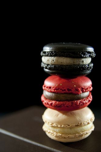 Red, black, & white- unusually colored macaroons. Gothic tea party, anyone? Top Secret Recipes, French Macaroons, White Russian, Pastry Bag, French Macarons, French Pastries, Secret Recipe, Sugar Rush, Pina Colada