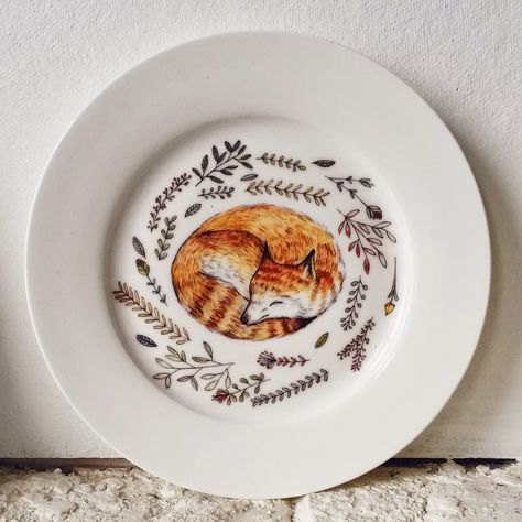 A plate a day Fox Plate, Fox Ceramic, Boutique Inspiration, Dining Ideas, Handmade Cake, Pottery Dishes, How To Eat Better, Ceramic Ideas, The Raven