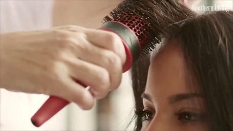 How To Use a Round Brush Best Round Brush, One Length Haircuts, Salon Blowout, Vaseline Beauty Tips, Grey Hair Transformation, Round Hair Brush, Hair Mistakes, Blow Dry Hair, New Hair Growth