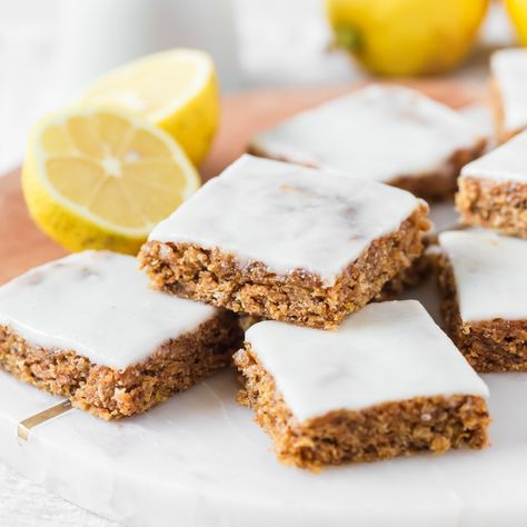 This no-bake Lemon Weetbix Slice is a zesty take on the classic Weetbix slice, with a refreshing burst of citrus flavors and simple ingredients. Weetbix Slice, Yogurt Bars, Slice Recipes, Frozen Yogurt Bar, Easy Slice, Chocolate Slice, Vegan White Chocolate, Chocolate Stores, Healthy Sweet Snacks