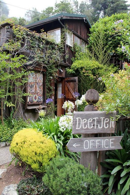 California Historical Landmarks -- Monterey County -- Big Sur -- Deetjen's Big Sur Inn Boho Exterior House, Big Sur House, Heather Taylor, Forest Camp, Lifestyle Website, Carmel California, Farm Business, California Living, Hippy Chic