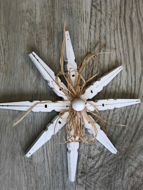 Snowflake Ornaments Diy, Rustic Christmas Crafts, Burlap Christmas Ornaments, Clothespin Ornaments, Easy Ornaments, Rustic Christmas Ornaments, Easy Christmas Ornaments, Mercury Glass Christmas Ornaments, Dollar Store Christmas