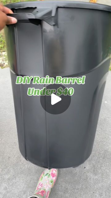 Rain Water Collection System Diy Ideas, Diy Water Barrel, Rain Barrel Ideas, Rainwater Barrel, Rain Barrel Diy, Collect Rain Water, Diy Rain Barrel, Rain Catcher, Garden Goals