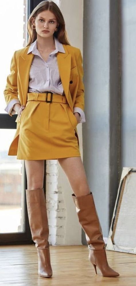 Yellow Leather Skirt, Tan Boots Outfit, Brown Boots Outfit, Outfit With Boots, Camel Boots, Leather Skirt Outfit, Hot Boots, Equestrian Boots, High Heeled Boots