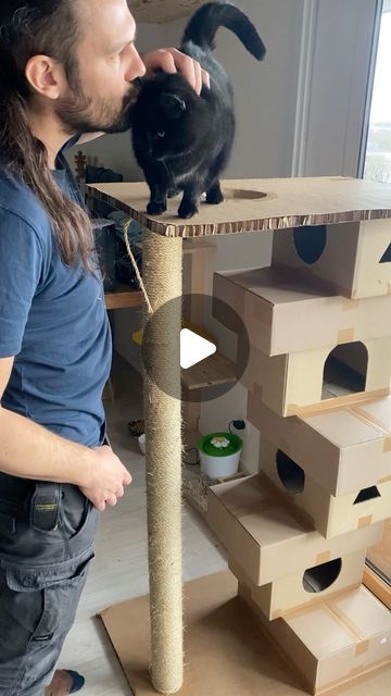 Cat Furniture Diy Cardboard, Diy Cat Scratching Post Cardboard, Playground For Cats, Diy Cat Tree Homemade Easy, Diy Cat House Ideas, Cat Castle Diy, Cat Diy Toys, Toys For Cats Diy, Diy Cat Tree Easy