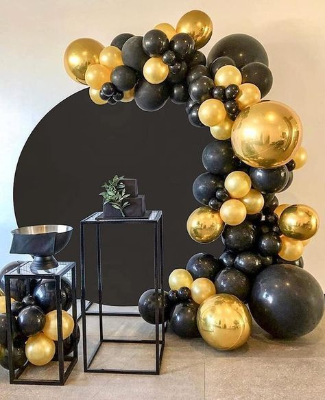 Art Creative Ideas, Wall Art Creative, Cake Table Backdrop, Graduation Party Pictures, Black And Gold Balloons, Diy Photo Backdrop, Custom Table Cloth, Gold Party Decorations, Bride Headband