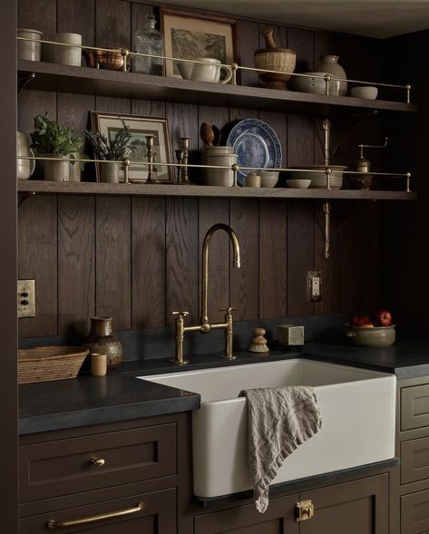 Farmhouse Kitchen Backsplash Ideas, Moody Kitchen, Farmhouse Kitchen Backsplash, Backsplash Ideas, House Inspo, Decoration Design, House Inspiration, A Kitchen, Wabi Sabi