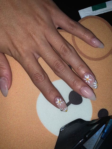 Almond flower acrylic spring nails Almond Flower, Flower Acrylic, Spring Acrylic Nails, Just Girly Things, Spring Nails, Nail Inspo, Summer Nails, Almond, Nails