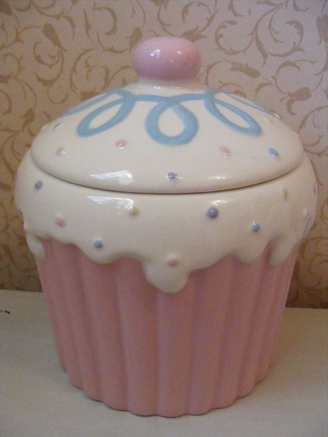 Cupcake Jar (Next) | Cupcake jar from Next with pink cup bas… | Flickr Cupcake Jar, My 40th Birthday, Cupcake In A Jar, Paper Crafts Magazine, Sweet Like Candy, White Frosting, Pink Cups, Blue Swirl, Candy Girl