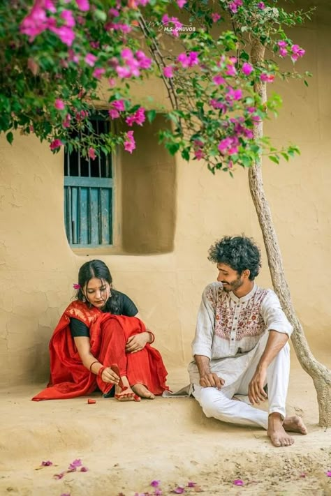 Couple Poses Simple, Fb Edit, Village Couple, Wedding Reception Outfits, Indian Wedding Reception Outfits, Artistic Fashion Photography, Best Couple Pics, Reception Outfits, Inspirational Smile Quotes