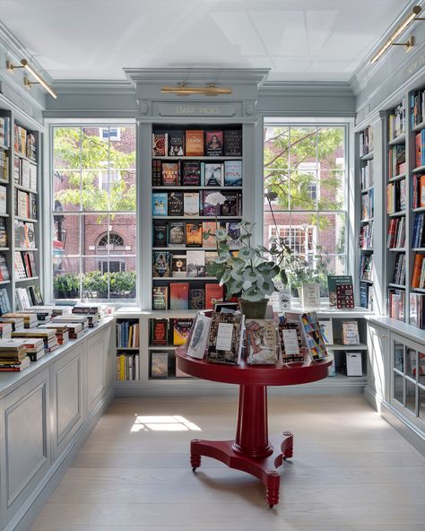 Unique Book Storage, Books Cafe, Traditional Library, Bookstore Design, Reading Space, New England Home, Bookstore Cafe, Relaxing Reading, Library Furniture