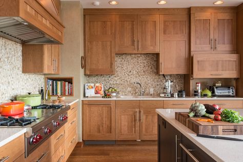 Cedar Kitchen Cabinets, 2020 Kitchen Trends, Asian Home Design, Cedar Kitchen, Kitchen Appliance Trends, Norwegian Kitchen, Norwegian Home, Huggy Bear, Major Kitchen Appliances