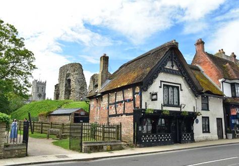 Christchurch, Dorset ; a tourism guide for 2023 Christchurch Dorset, Harbour Town, House Museum, New Forest, Beach Hut, Nature Trail, Coastal Towns, Christchurch, Nature Reserve