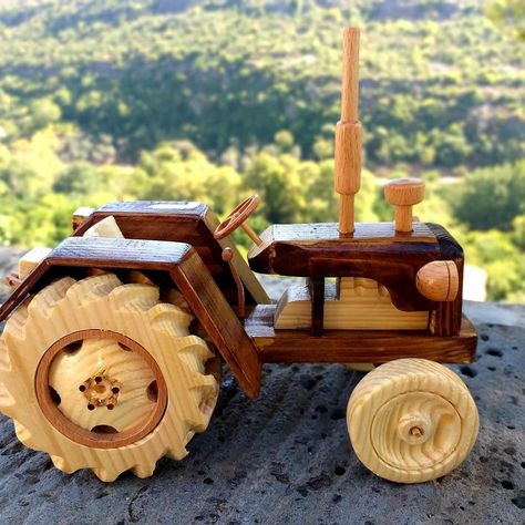 Wood Tractor, Wooden Tractor, Thermocol Craft, Wooden Pallet Crafts, Wooden Toys Diy, Coconut Shell Crafts, Wooden Toys Design, Wood Yard Art, Wooden Toy Trucks