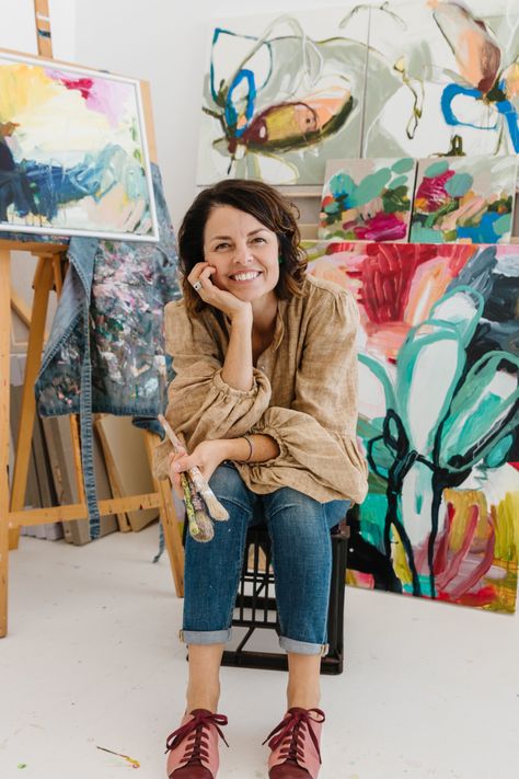 Artist profile: Farmer Kate Owen inspired by drought - The Interiors Addict Kate Owen, Painter Photography, Artist Photoshoot, Watercolor Family, Profile Photography, Brand Photography Inspiration, In Her Studio, Branding Photoshoot Inspiration, Artist Branding