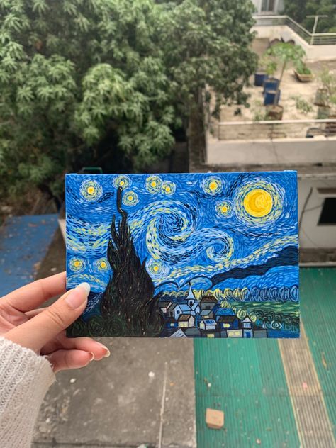 Stary Night Painting Tutorial, Simple Starry Night Painting, Stary Nights Paintings, Glitter Pens Art, Phone Case Diy Paint, Starry Night Art, Starry Night Painting, Art Painting Tools, Arte Van Gogh