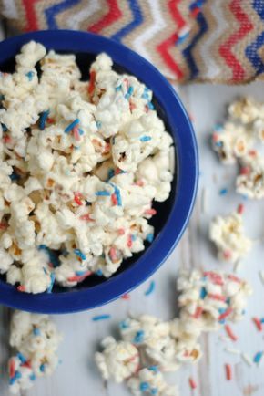 Spiderman Party Food, Spiderman Birthday Party Food, White Chocolate Popcorn, Whoopie Pie, Spiderman Birthday Party, Chocolate Popcorn, Spiderman Party, Mens Birthday Party, Oreo Pops