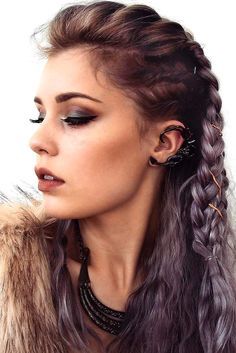 Vikings Lagertha Inspired Hair Tutorial ★ See more: http://lovehairstyles.com/vikings-lagertha-inspired-hair-tutorial/ Shield Maiden Hair, Nordic Hairstyles Women, Lagertha Hairstyle, Easy Viking Hairstyles Women, Viking Hairstyles Female, Viking Hairstyles, Lagertha Hair, Viking Braids, Katheryn Winnick