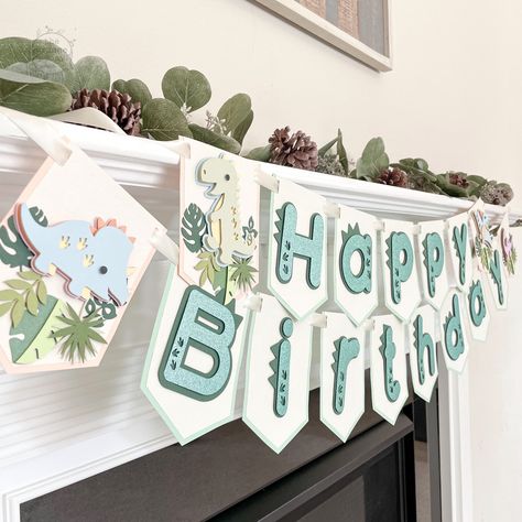 Dinosaur First Birthday Party, Dinosaur Garland, Dino Party Decorations, Dino Decorations, Happy Birthday Banner Diy, High Chair Decorations, Party Dinosaur, Simple Birthday Decorations, Twins 1st Birthdays