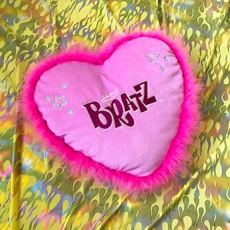 Bratz Logo, 2000s Room, Heart Shaped Pillow, Rooms Decoration, Y2k Photos, Hangout Room, Y2k Bratz, 2000s Pink, Bratz Girls